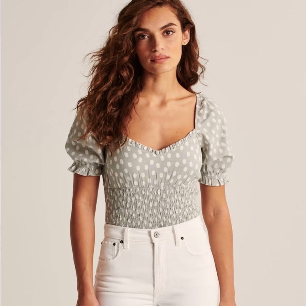 Abercrombie Short Sleeve Smocked Waist Top with scrunchie, size S